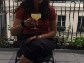 Alexa Elias en pleine dégustation